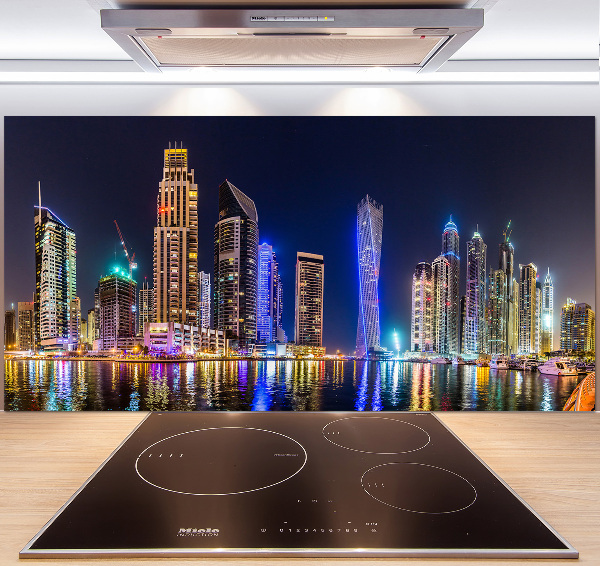 Spatplaat keuken Dubai 's nachts