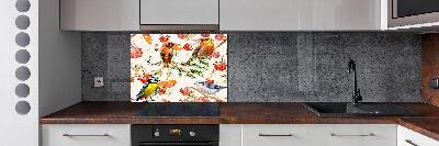Glazen achterwand keuken Naaldhoutbomen en vogels