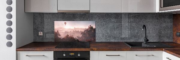 Glazen achterwand keuken Ballonvaart boven het bos