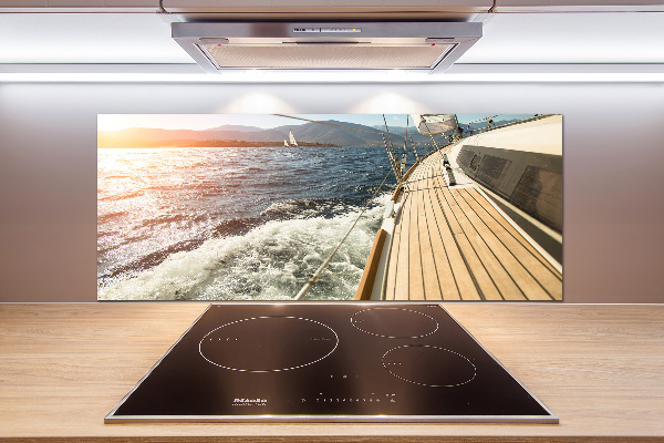 Achterwand keuken Een zeilboot op zee