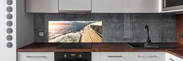 Achterwand keuken Een zeilboot op zee