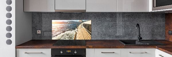 Achterwand keuken Een zeilboot op zee