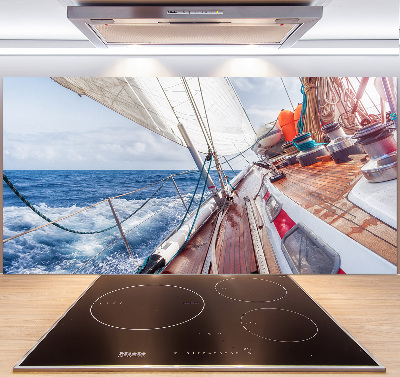 Spatscherm keuken Een zeilboot op zee