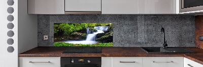 Glazen achterwand keuken Waterval in het bos