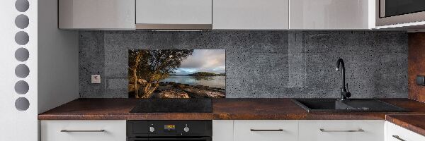 Spatscherm keuken Een boom aan de rivier