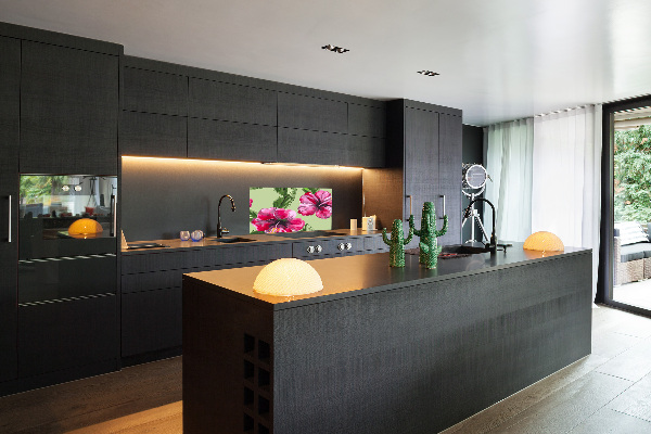 Achterwand keuken Hawaiiaanse bloemen