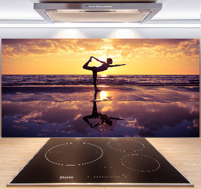 Achterwand keuken Yoga op het strand