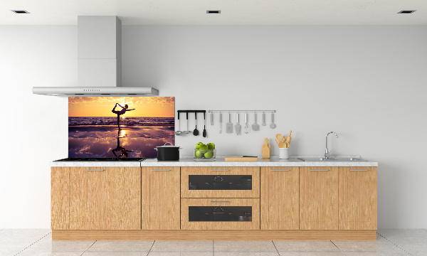 Achterwand keuken Yoga op het strand