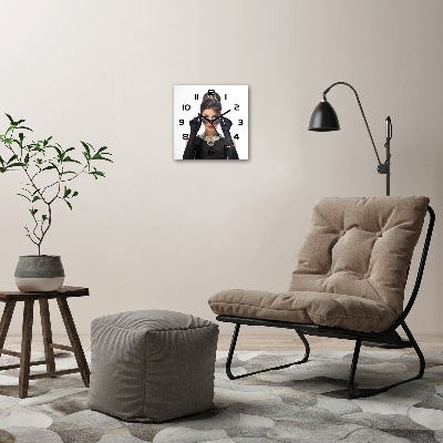 Vierkante glazen wandklok Vrouw met bril