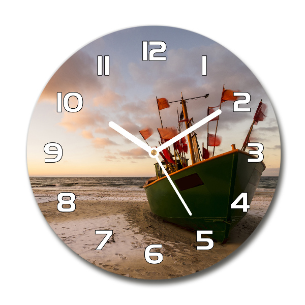 Ronde glazen wandklok Vissersboot strand
