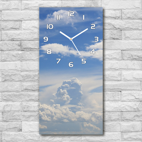 Glazen klok rechthoekige Wolken aan de hemel