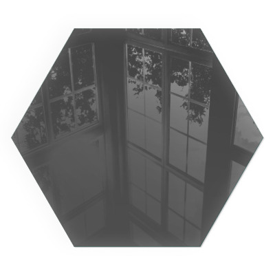 Sześciokątna szyba pod kominek Kolor Szaro-brązowy