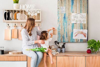 Kurken prikbord oud houten paneel met blauwe accenten
