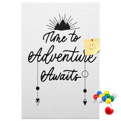 Kurk prikbord met een inspirerende inscriptie over avontuur