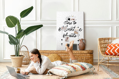 Kurk prikbord met een inspirerende inscriptie over avontuur