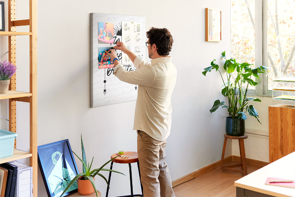 Kurk prikbord met een inspirerende inscriptie over avontuur