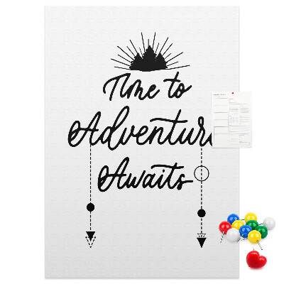 Kurk prikbord met een inspirerende inscriptie over avontuur