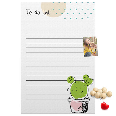 Kurken memobord met een cactus in een pot als to-do-lijst