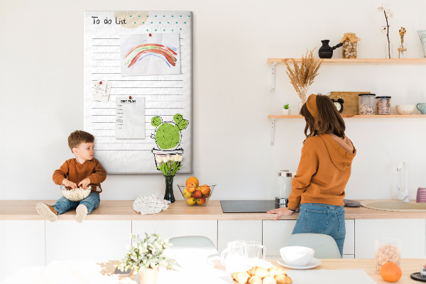 Kurken memobord met een cactus in een pot als to-do-lijst