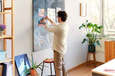 Prikbord van kurk met abstract patroon in blauwe tinten