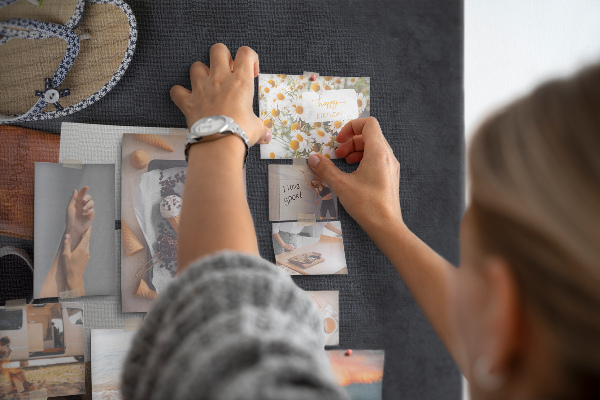 Memobord van kurk stijlvolle indeling met natuurlijke accenten