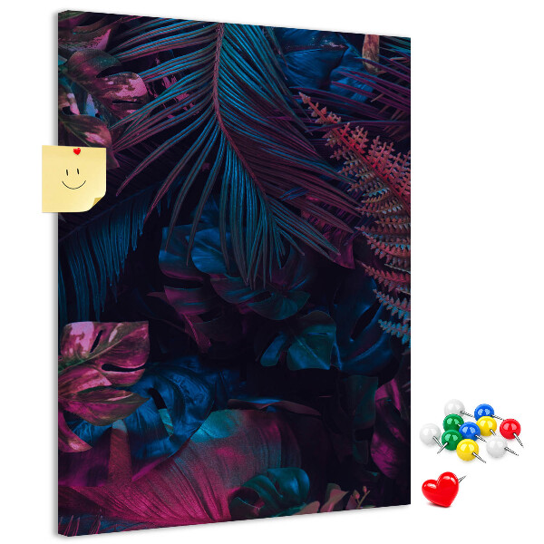Kurken prikbord met een mysterieuze bosprint in intense kleuren