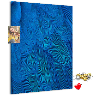 Kurken memobord met de afbeelding Blauwe veren in het zachte licht