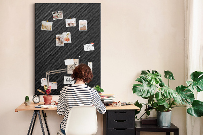 Prikbord van kurk met zwarte textuur en een subtiel houtskoolpatroon