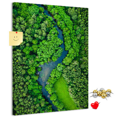 Kurken prikbord met een groen landschap met een kronkelende rivier
