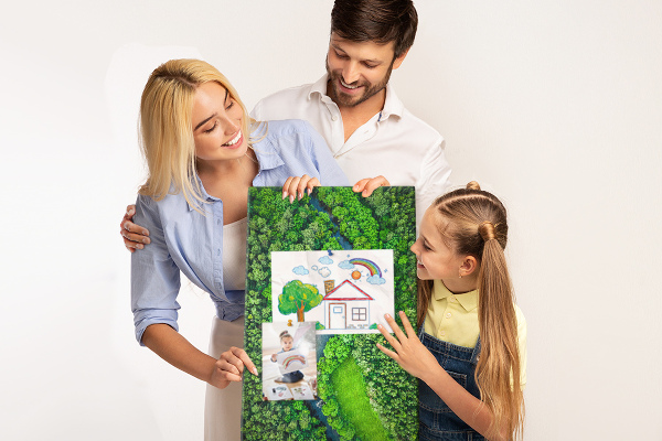 Kurken prikbord met een groen landschap met een kronkelende rivier