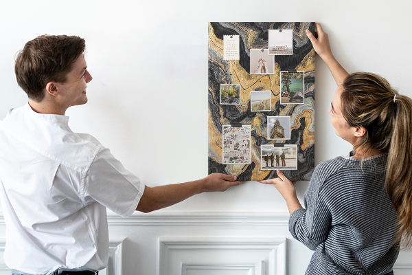 Kurk met print abstracte marmergolven in goud en zwart
