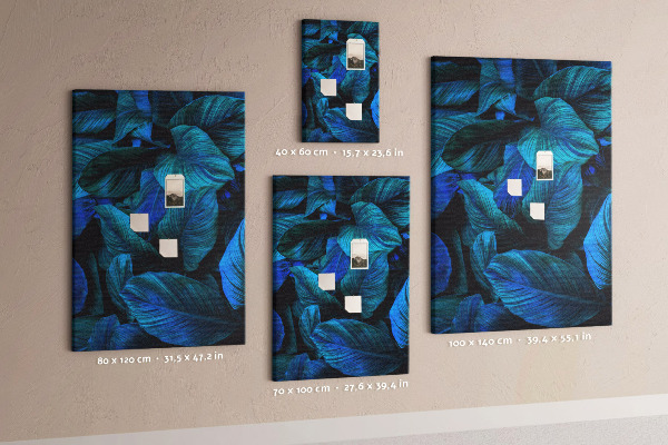 Memobord van kurk met nachtbladeren in verschillende tinten blauw