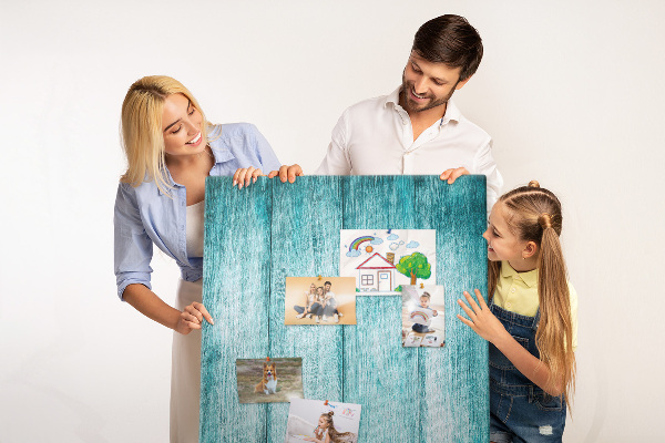 Kurk bedrukken zonnige blauwe houten planken op de achtergrond