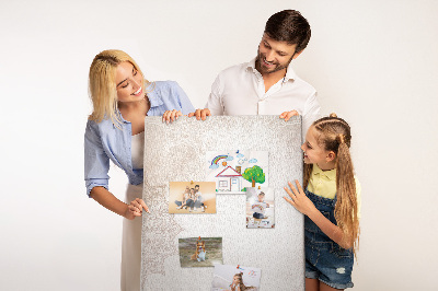 Kurken memobord met een verfijnd mandala-patroon op een lichte achtergrond