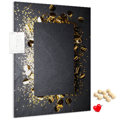 Kurk bedrukken met gouden en zilveren accenten op een zwarte achtergrond