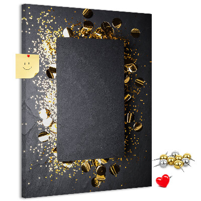 Kurk bedrukken met gouden en zilveren accenten op een zwarte achtergrond