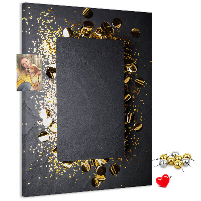 Kurk bedrukken met gouden en zilveren accenten op een zwarte achtergrond
