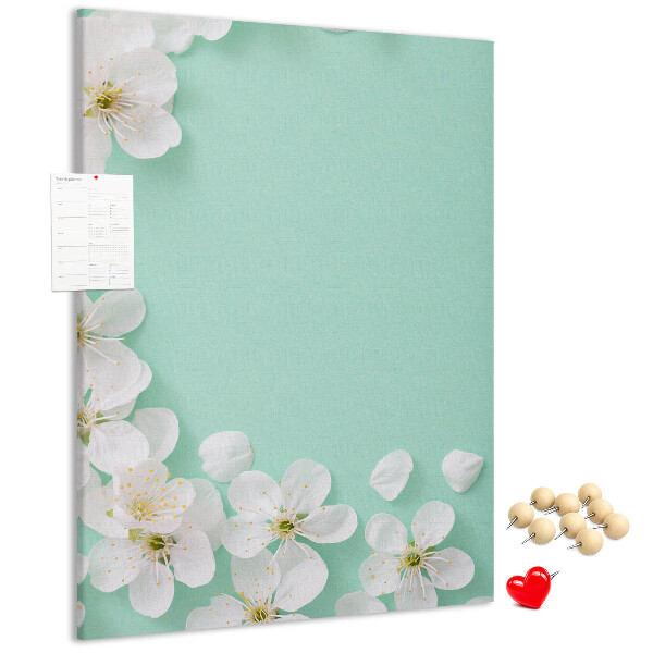 Kurk met bedrukking bloemaccenten op een pastelkleurige achtergrond