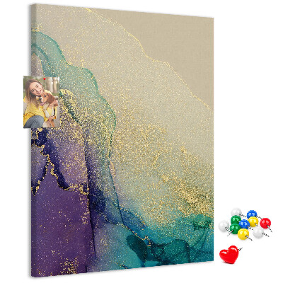 Kurken prikbord met abstract patroon en paarse accenten