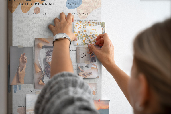 Bedrukte kurk planner met abstracte vormen