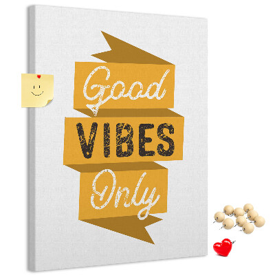 Kurken prikbord met stijlvolle grafische prints en positieve vibes