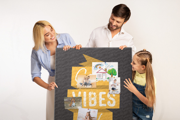 Kurk bedrukken met positieve vibes op een donkere achtergrond