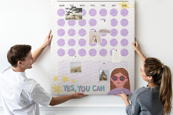 Kurk bedrukken maandplanner met gekleurde stippen