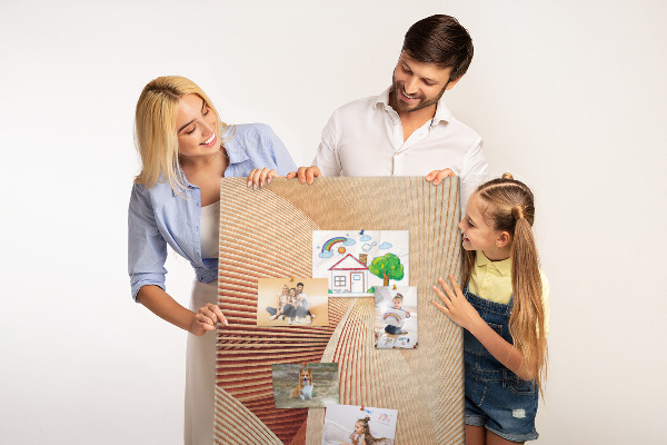 Kurken memobord met golvend patroon in beigetinten
