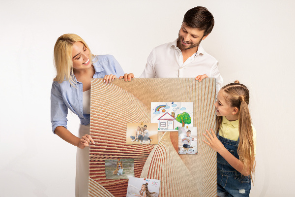Kurken memobord met golvend patroon in beigetinten