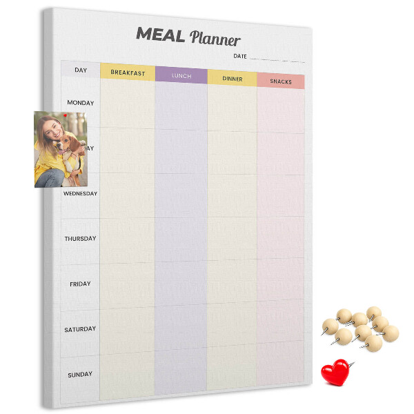 Kurken prikbord met maaltijdplanner voor de hele week