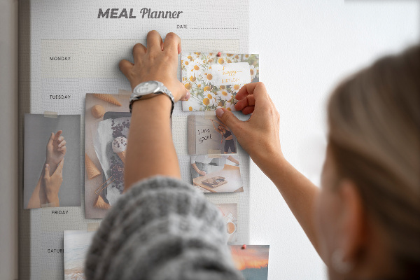 Kurken memobord maaltijdplanner voor de hele week
