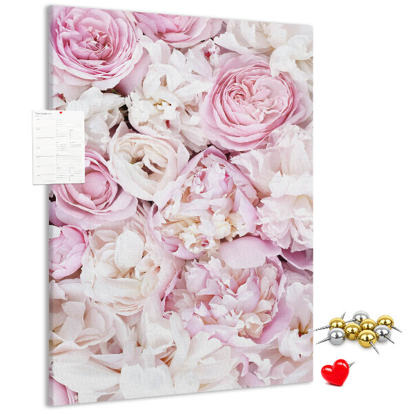 Memobord van kurk met een motief van roze bloemen in een delicate kleurencombinatie