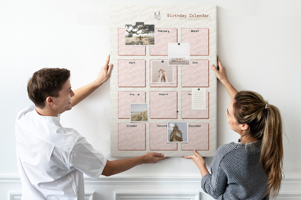 Prikbord van kurk verjaardagskalender met ruimte voor notities