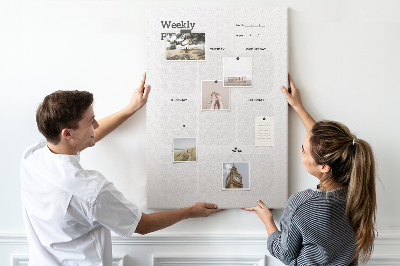 Weekplanner met lege velden bedrukt op kurk